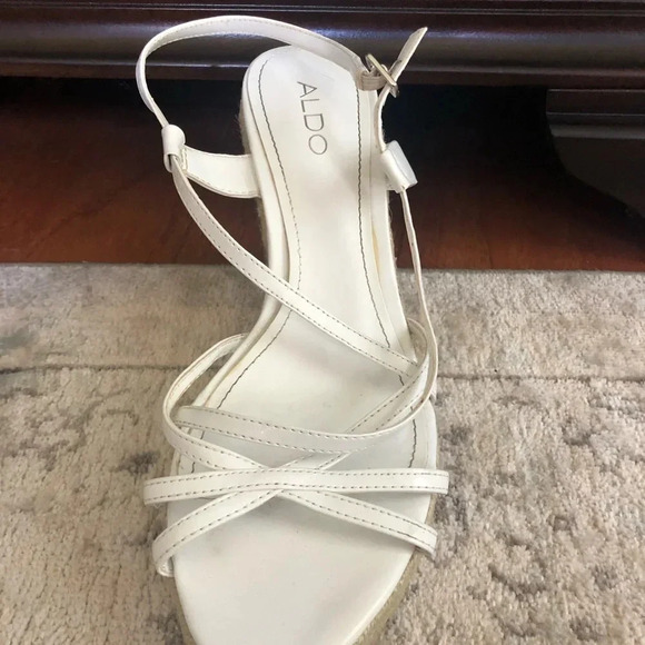 Aldo White Wedges - Picture 5 of 9